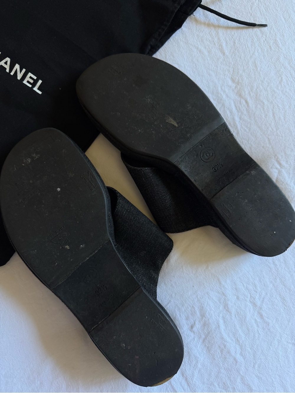 CHANEL Vintage Black Denim Slide/Thong Sandals with Gold CC Logo - Picture 2 of 15